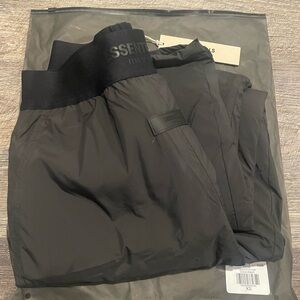 FOG ESSENTIAL TRACK PANTS